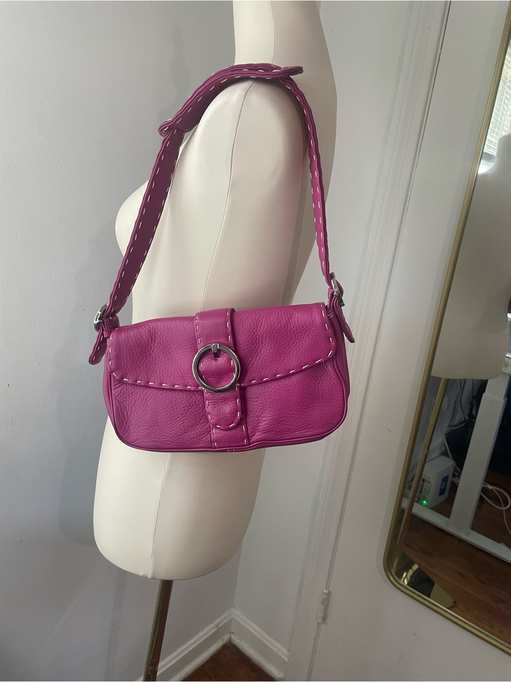 Y2K Donald J. Pliner Fuchsia Leather Shoulder Bag with Ring Accent